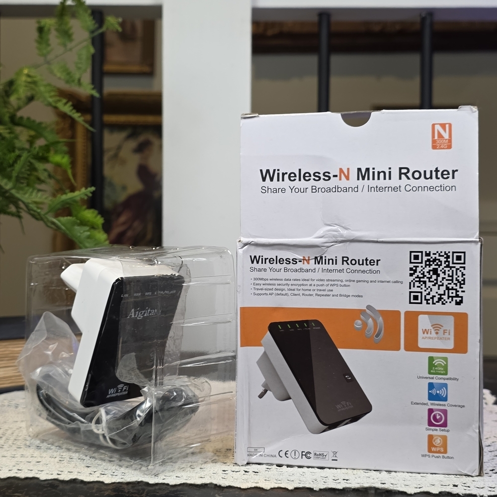 New Wireless-N Mini Router 300Mbps WiFi Repeater Signal Booster AP/Bridge - Picture 10 of 10